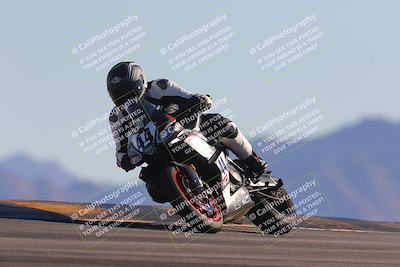media/Nov-06-2023-Moto Forza (Mon) [[ce023d0744]]/3-Intermediate Group/Session 5 (Turn 9)/